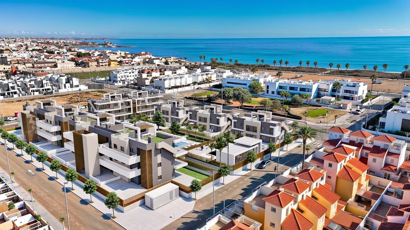 LUXURY HOMES 100M FROM THE BEACH