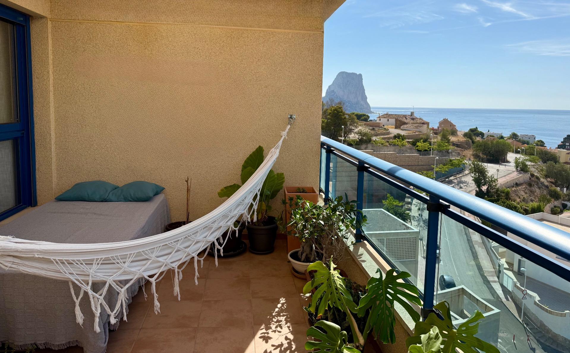 Ático exclusivo en Calpe con vistas panorámicas y proyecto de reforma