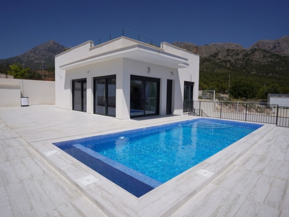 BRAND NEW VILLAS ON ONE LEVEL IN POLOP !!!