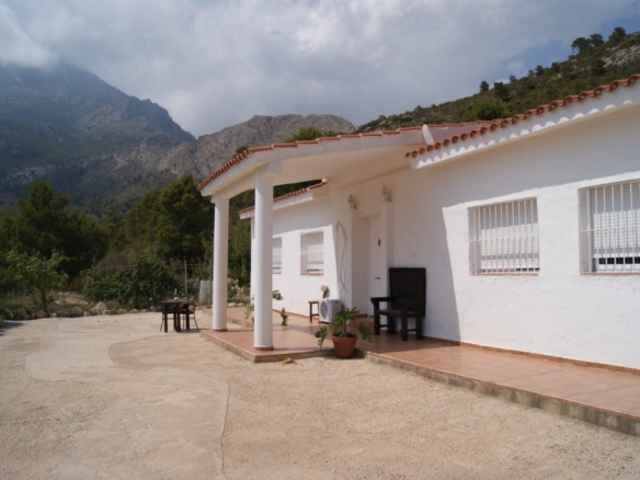 HOUSE IN THE MOUNTAINS IN FINESTRAT