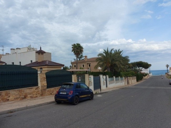 Villa en la prestigieuzeosa Urbanización La Veleta de Torrevieja