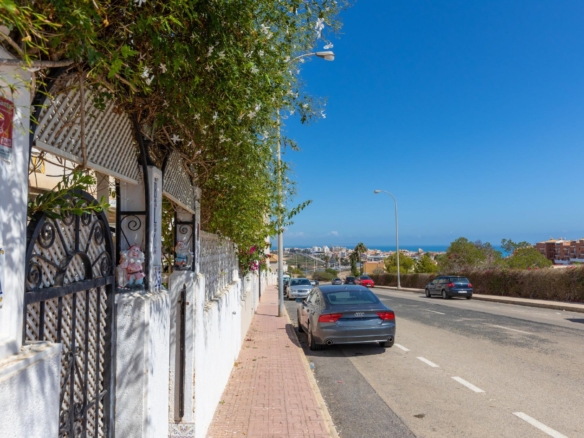 Cozy two houses together with sea views in Torrevieja