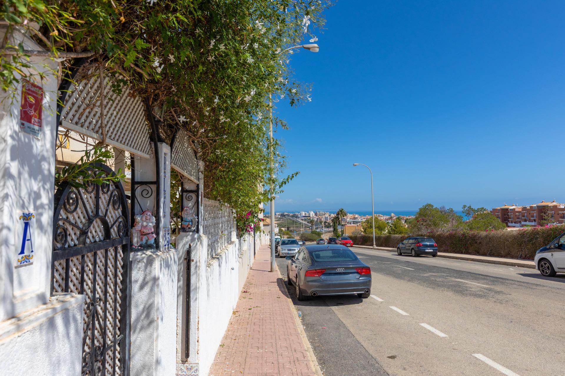 Cozy two houses together with sea views in Torrevieja