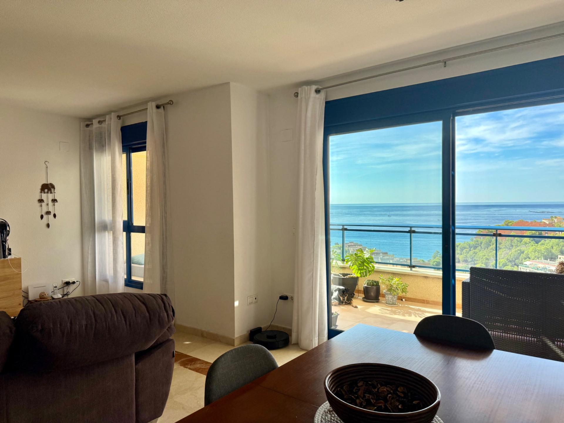 Ático exclusivo en Calpe con vistas panorámicas y proyecto de reforma