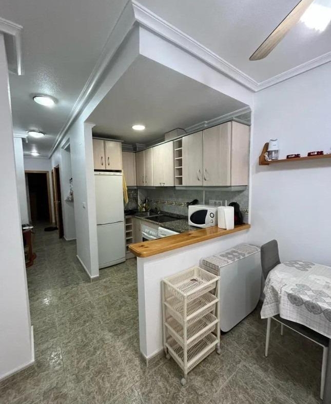 GRAN APARTAMENTO EN TORREVIEJA, 2 HAB, 1 BAÑO