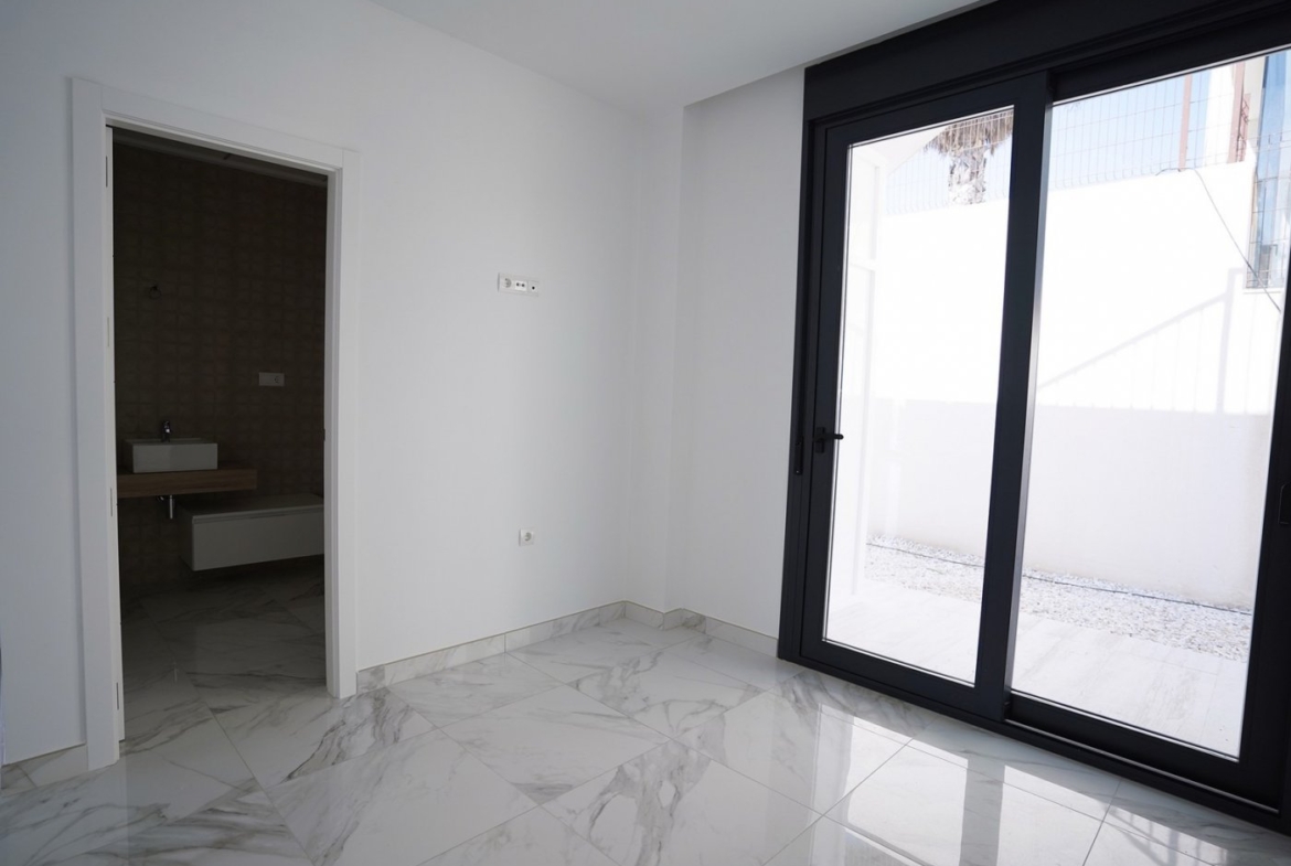 BRAND NEW VILLAS ON ONE LEVEL IN POLOP !!!