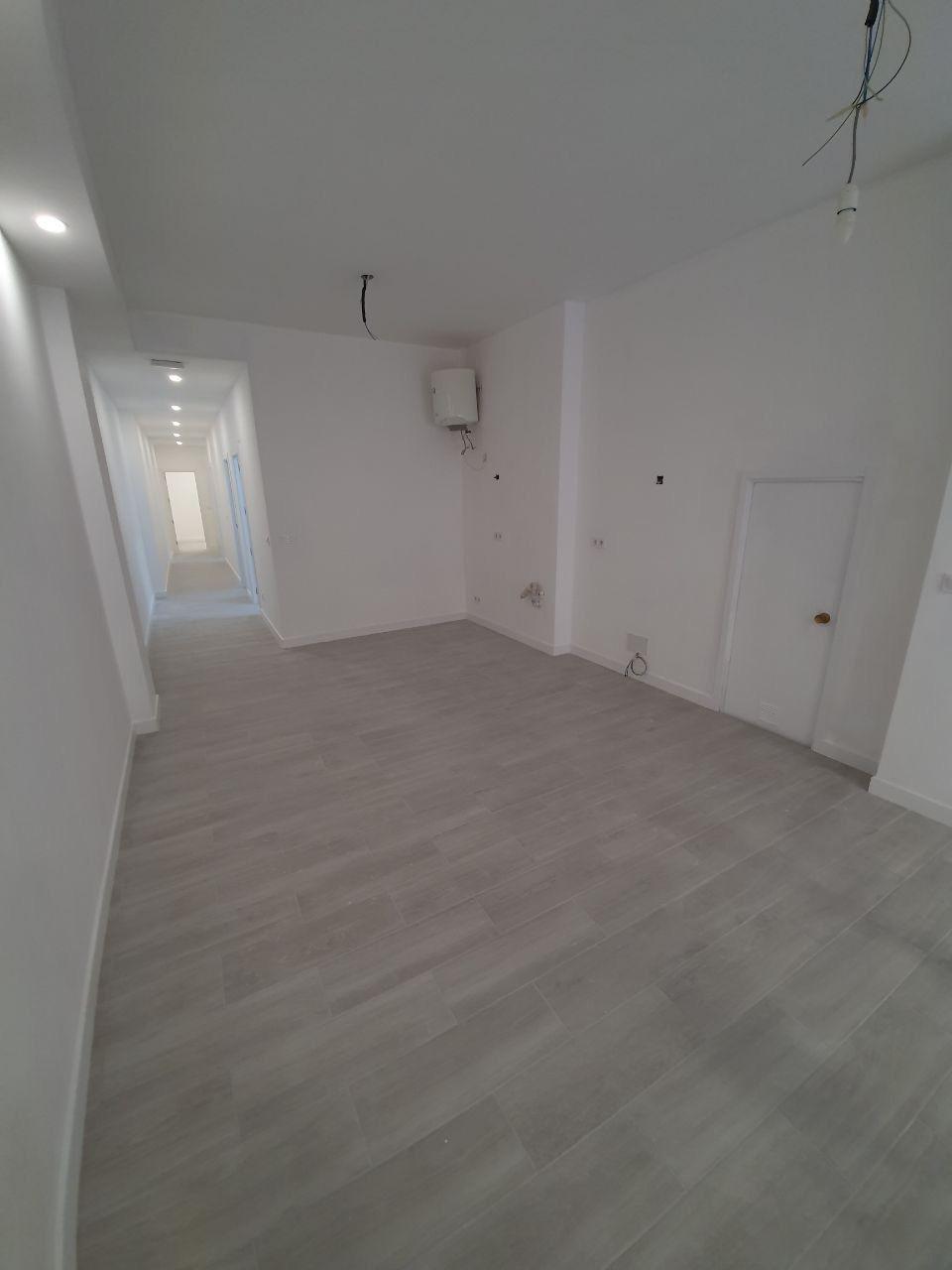 1-10-35 Office for sale in Alicante