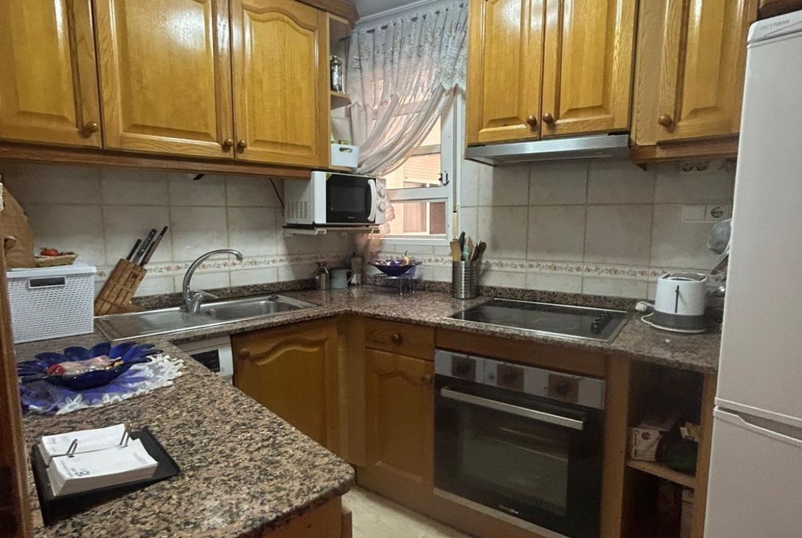 Apartamento con garaje cerrado en Torrevieja – Zona Acequion