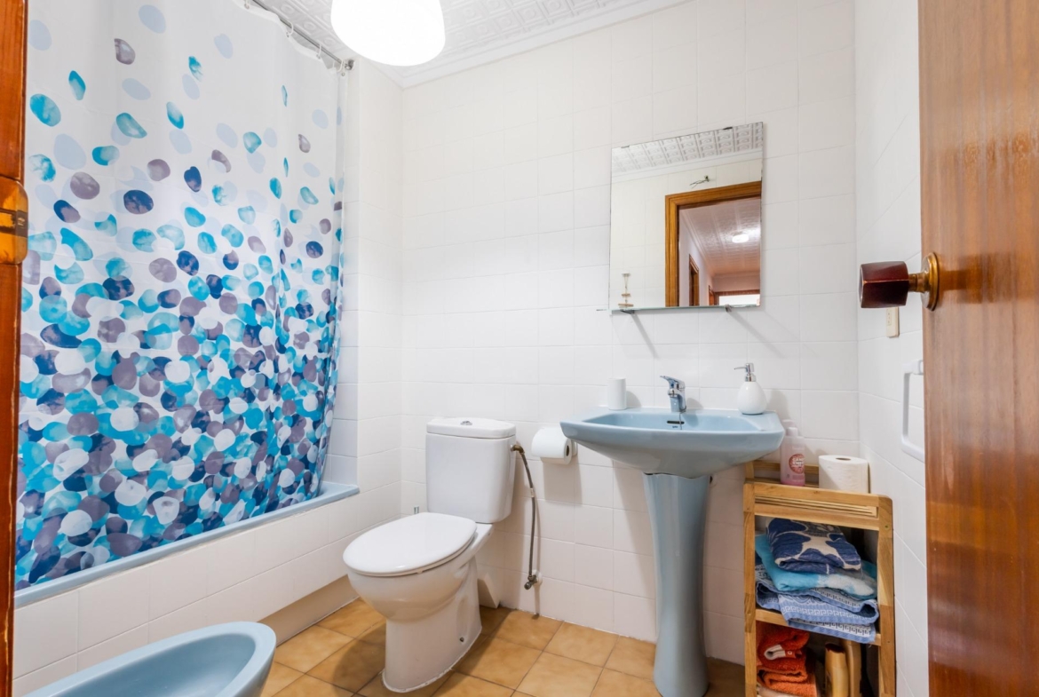 ESPACIOSO APARTAMENTO DE 3 HABITACIONES Y AMPLIA TERRAZA