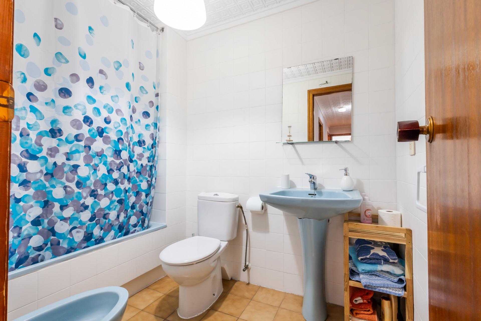 ESPACIOSO APARTAMENTO DE 3 HABITACIONES Y AMPLIA TERRAZA