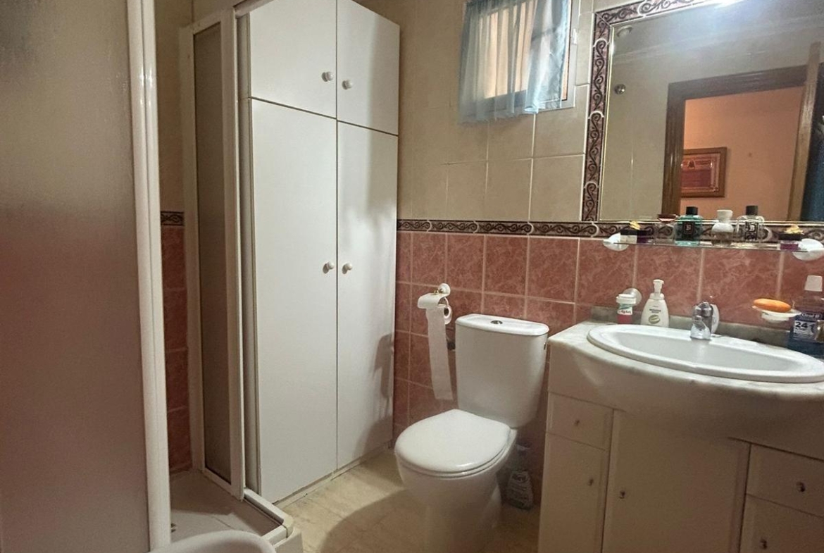 Apartamento con garaje cerrado en Torrevieja – Zona Acequion