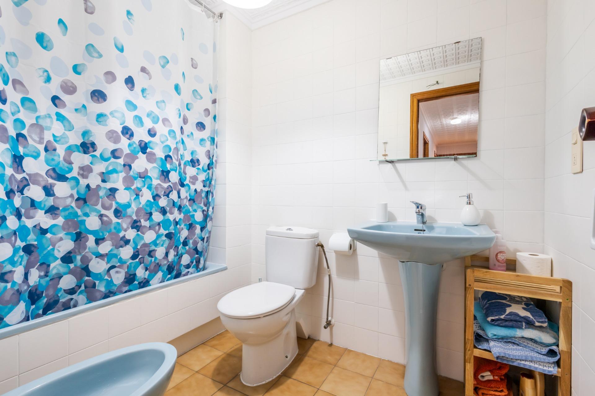 ESPACIOSO APARTAMENTO DE 3 HABITACIONES Y AMPLIA TERRAZA