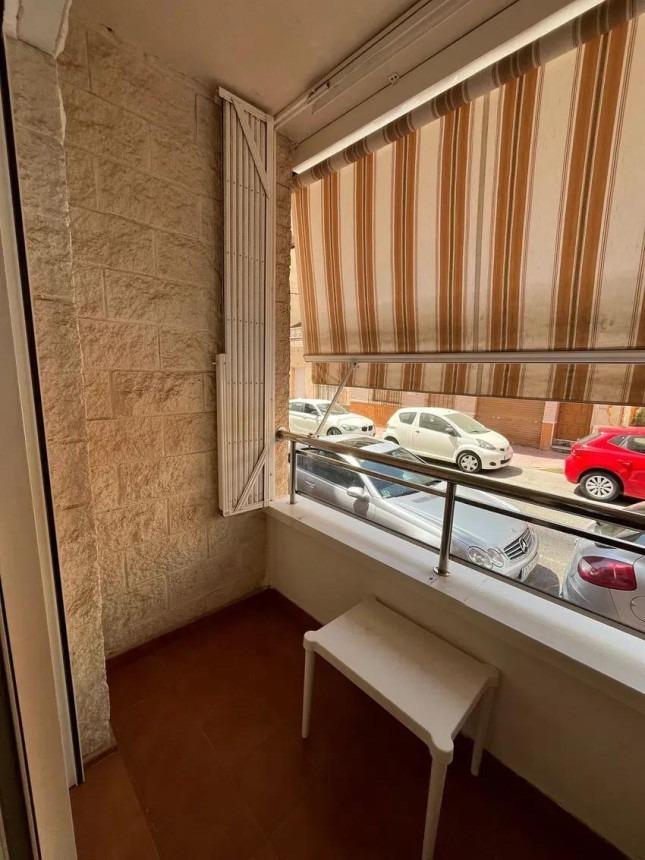 1-12-93 GRAN APARTAMENTO EN TORREVIEJA, 2 HAB, 1 BAÑO
