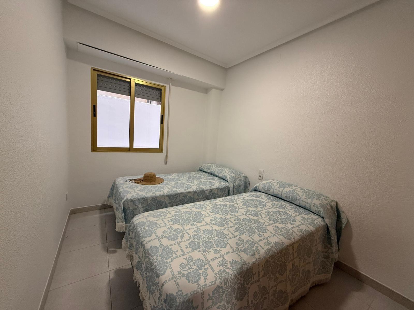 1-13-64 Apartamento de 3 dormitorios 2 baños en La Mata cerca de la playa