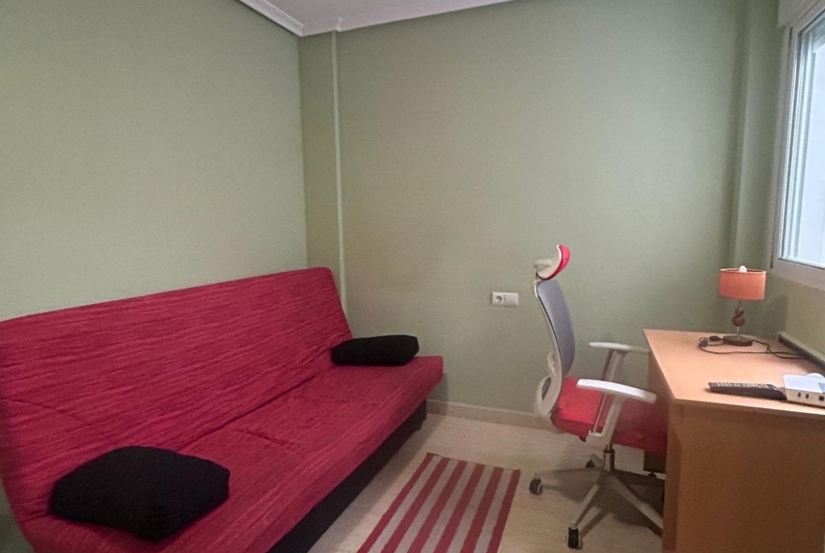 Apartamento con garaje cerrado en Torrevieja – Zona Acequion