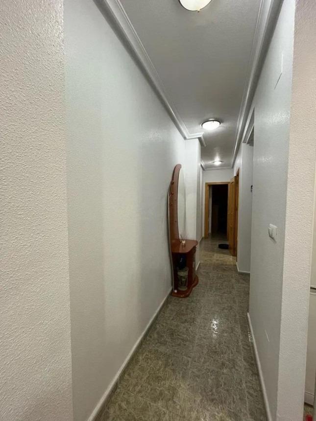 1-13-87 GRAN APARTAMENTO EN TORREVIEJA, 2 HAB, 1 BAÑO