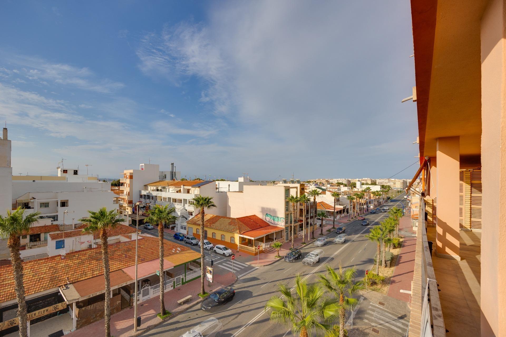 1-13-99 Modern gerenoveerd appartement in Playa de los Náufragos, Torrevieja 3 Slaapkamers 2 Badkamers