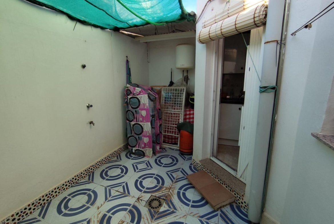 ADOSADO EN LOS ALCAZARES 3 DRM. 2 BAÑOS. SPEEL EEN 500 METROS.