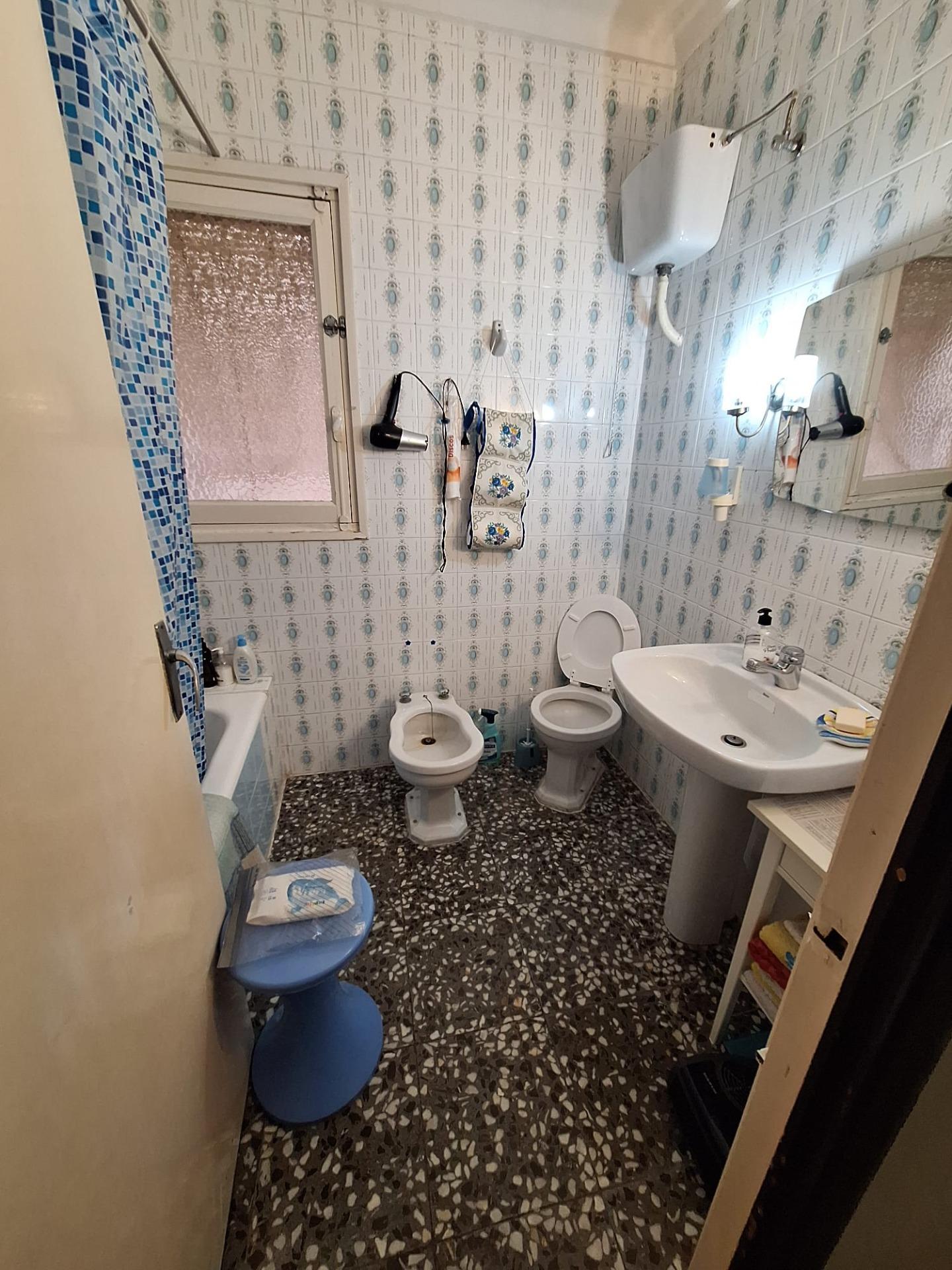 1-14-54 Se vende edificio entero en pleno centro de Torrevieja
