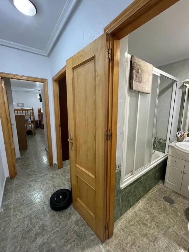 1-14-81 GRAN APARTAMENTO EN TORREVIEJA, 2 HAB, 1 BAÑO