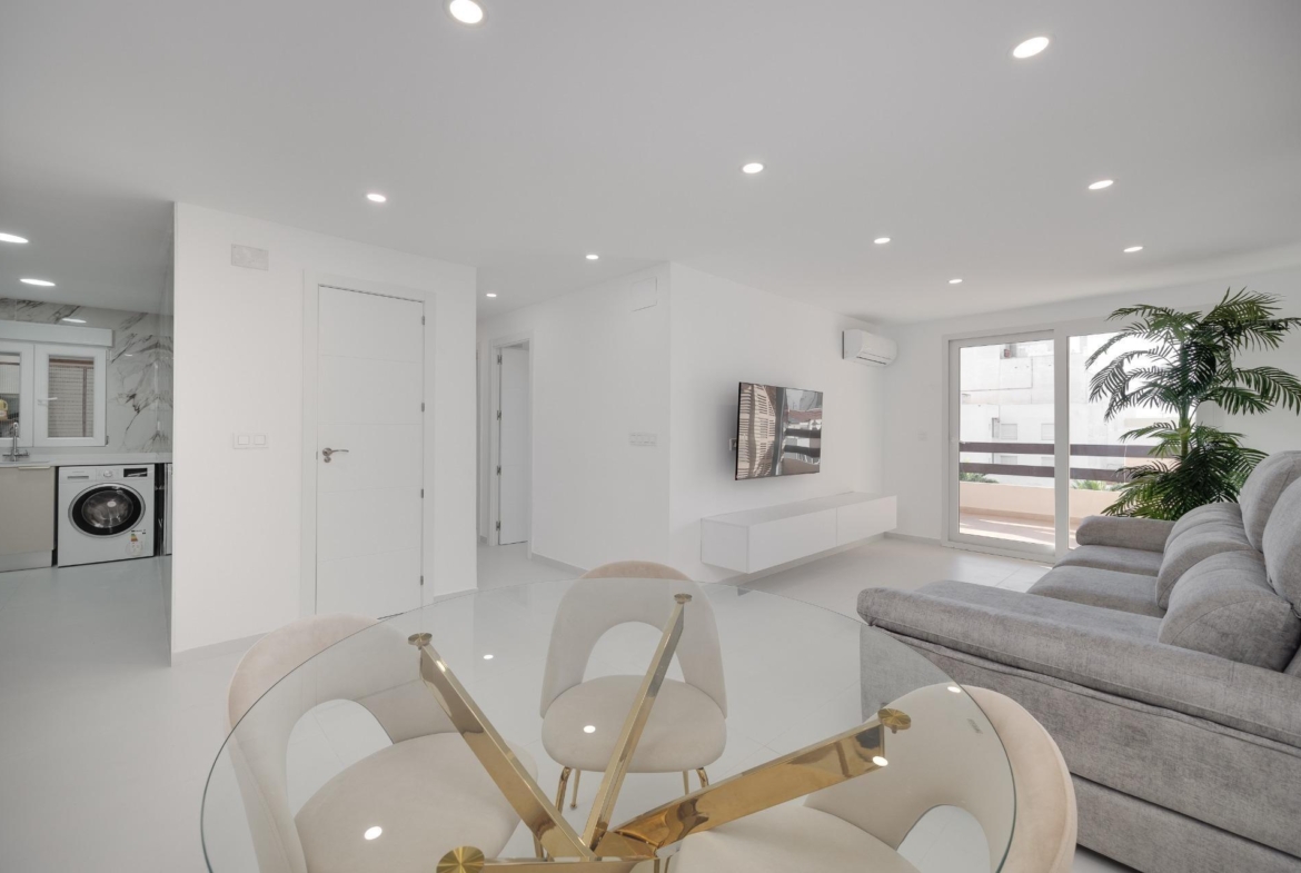 Modern gerenoveerd appartement in Playa de los Náufragos, Torrevieja 3 Slaapkamers 2 Badkamers