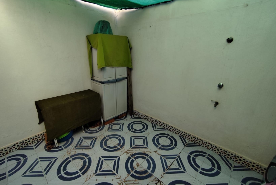 ADOSADO EN LOS ALCAZARES 3 DRM. 2 BAÑOS. SPEEL EEN 500 METROS.