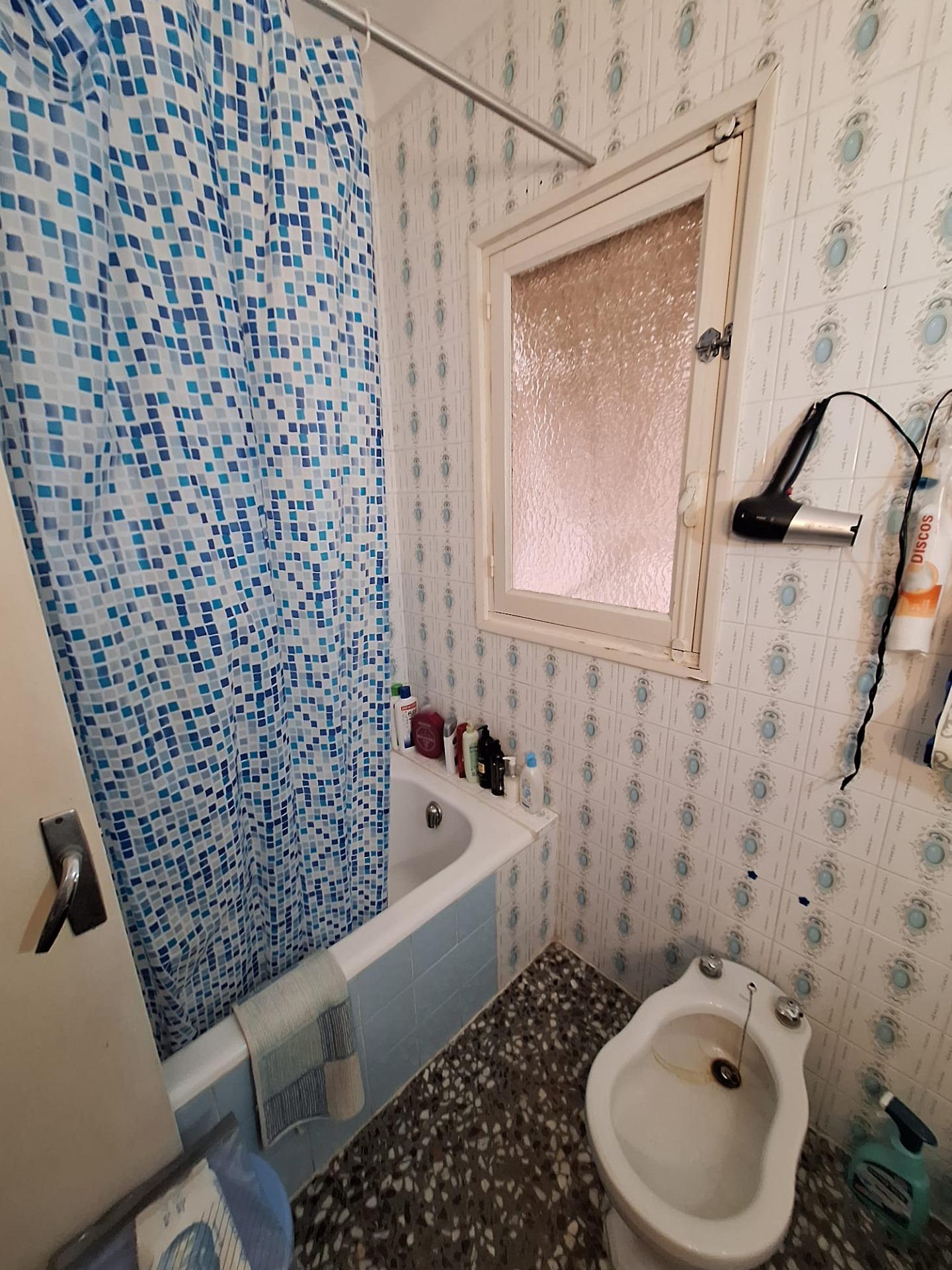1-15-50 Se vende edificio entero en pleno centro de Torrevieja
