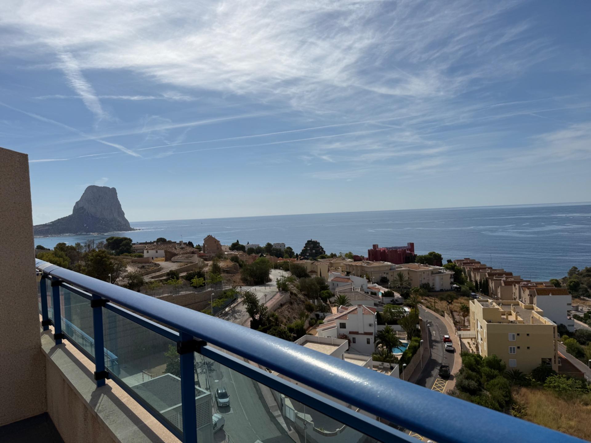 Ático exclusivo en Calpe con vistas panorámicas y proyecto de reforma