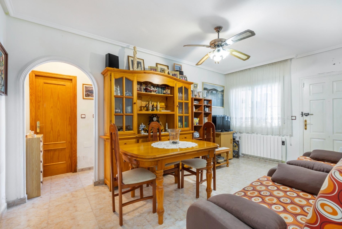 Cozy two houses together with sea views in Torrevieja