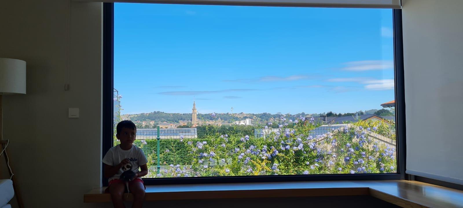 1-17-57 Oportunidad Única en Gijó: Chalet de Lujo con Licencia Turística Activa y Vistas Panorámicas