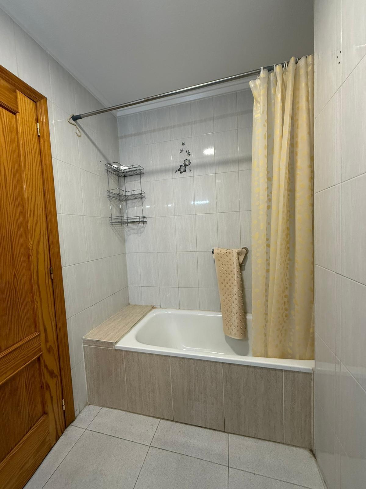 1-18-44 Apartamento de 3 dormitorios 2 baños en La Mata cerca de la playa