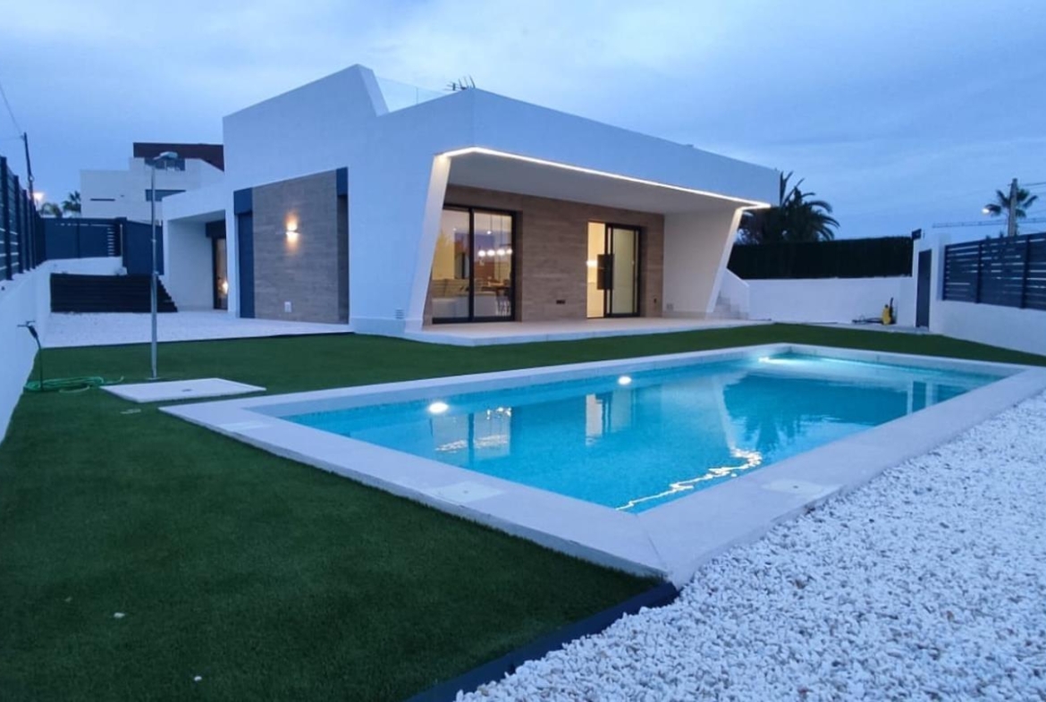 Luxury Villa in Ciudad Quesada – An Exclusive Oasis on the Costa Blanca South 🌊✨