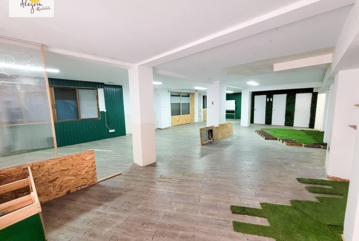 An excellent investment property is offered for sale in one of Valencia’s most promising neighborhoods — Benicalap