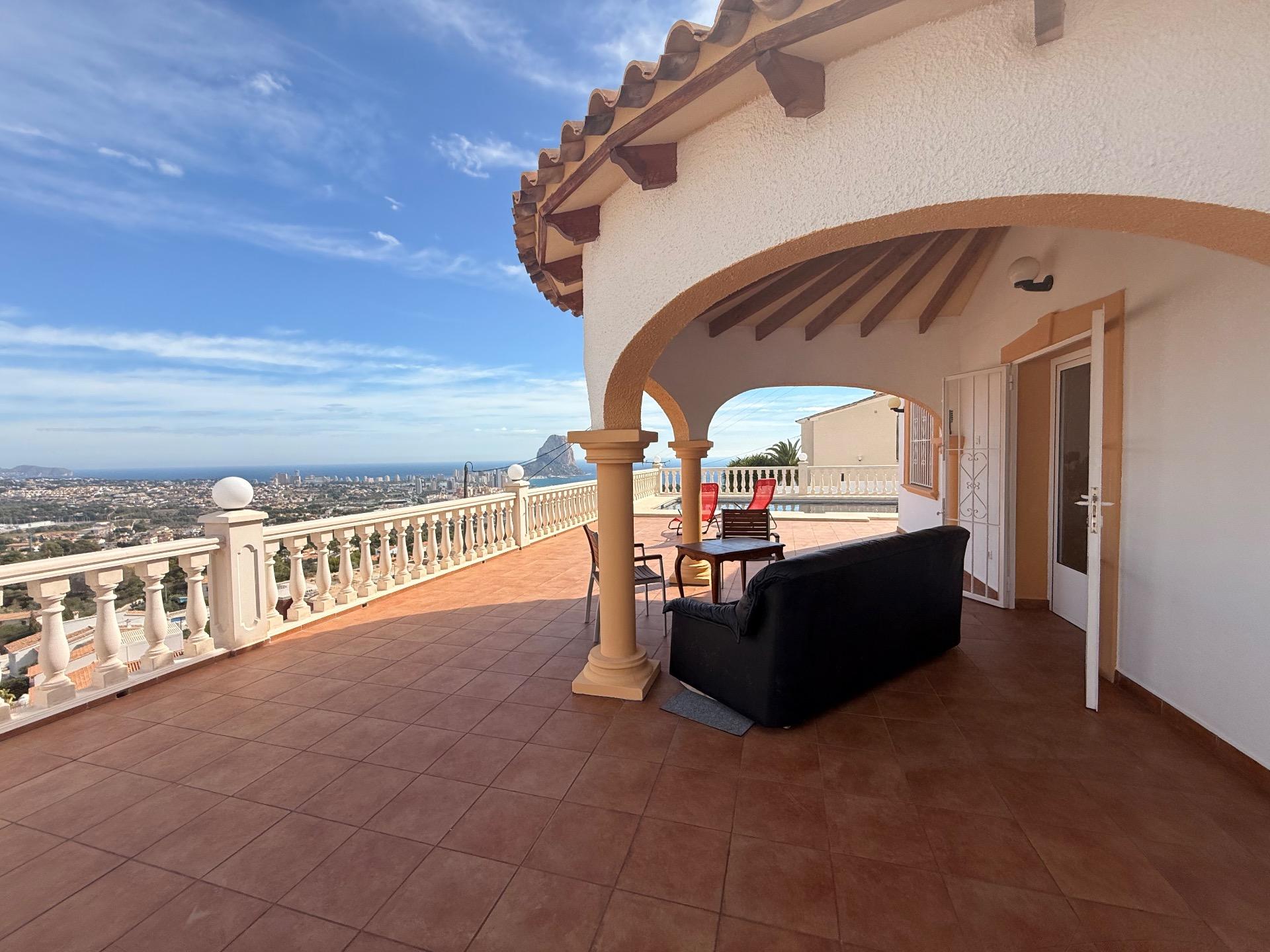 1-2-145 Licht, rust en uitzicht op zee Een indrukwekkende villa in Calpe