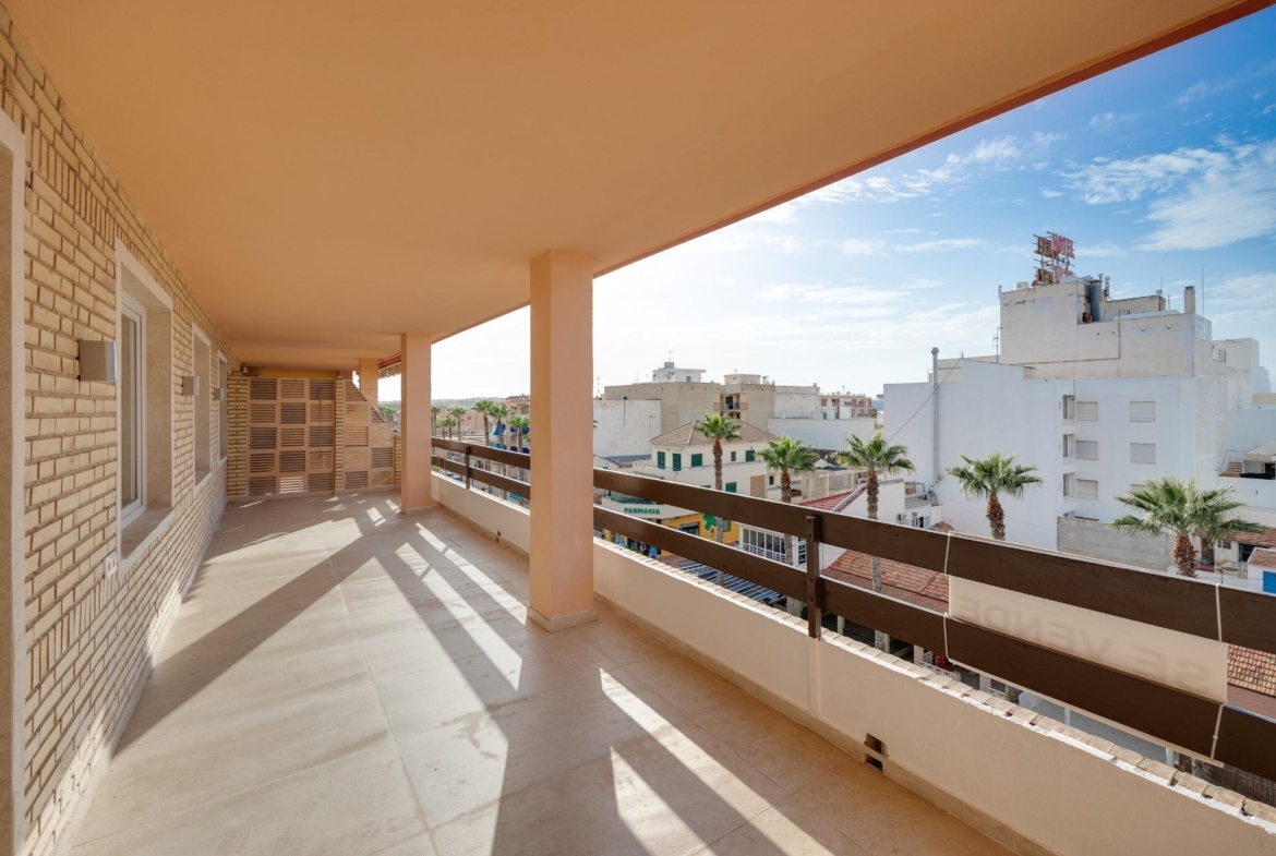 Modern gerenoveerd appartement in Playa de los Náufragos, Torrevieja 3 Slaapkamers 2 Badkamers