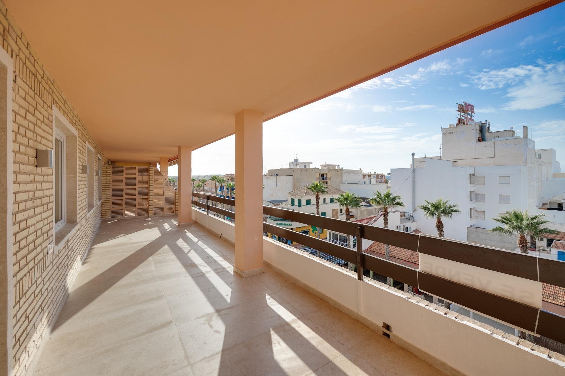 1-2-148 Modern gerenoveerd appartement in Playa de los Náufragos, Torrevieja 3 Slaapkamers 2 Badkamers