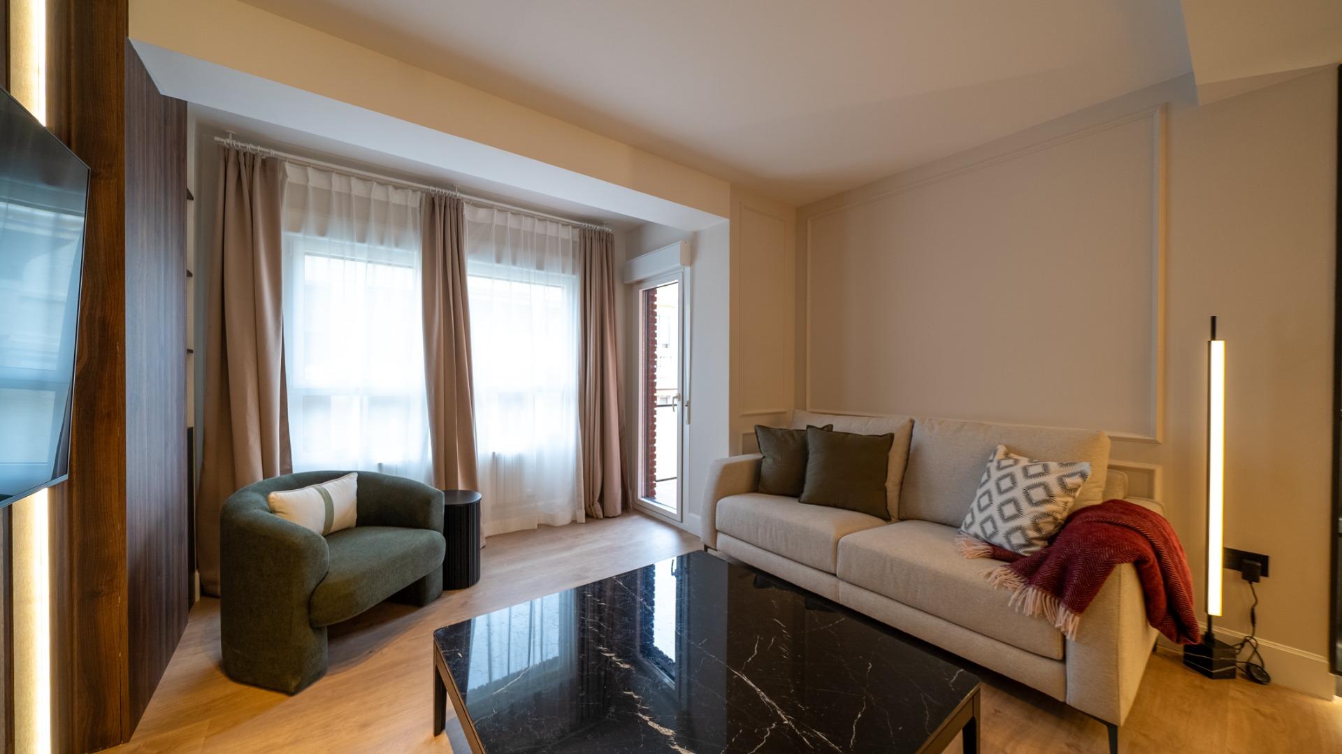 1-2-151 VERVOLGDE APPARTEMENT MET TERRAS EN PARKEREN