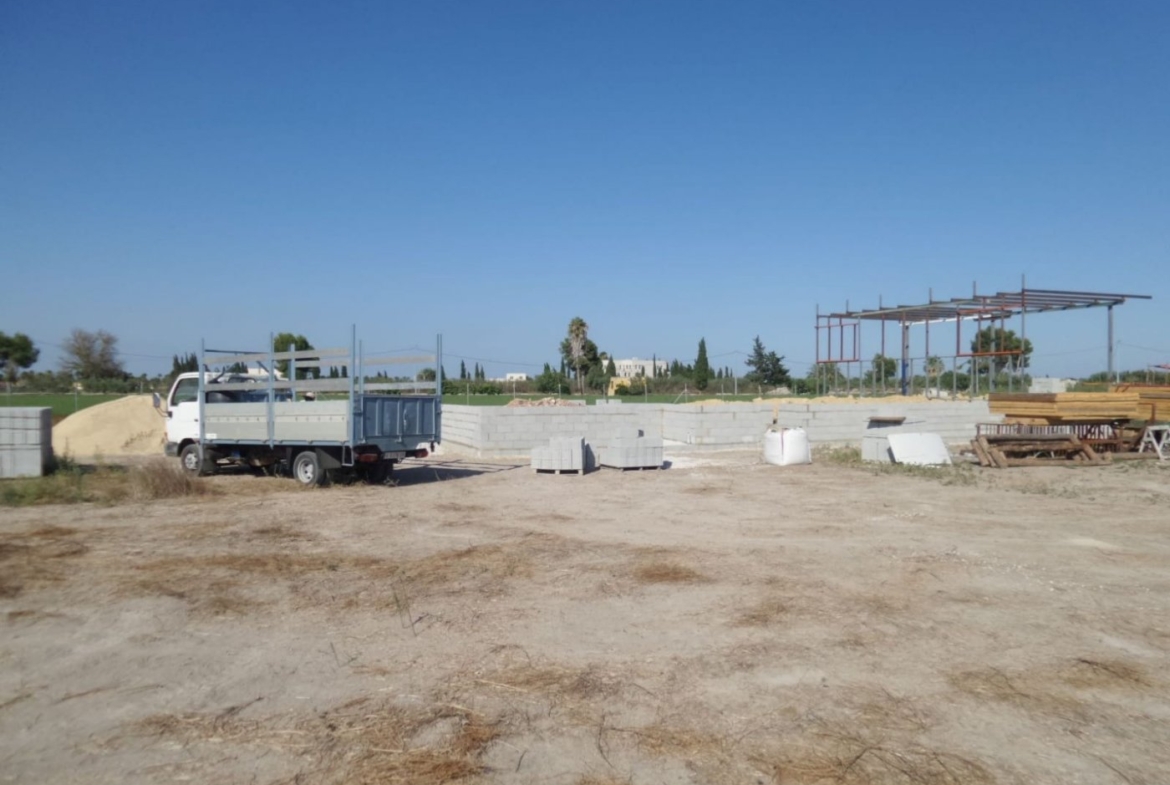 Building plot with project of villa with pool in Catral