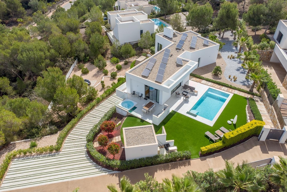 Dream villa in Las Colinas Golf with 1700 m2 plot