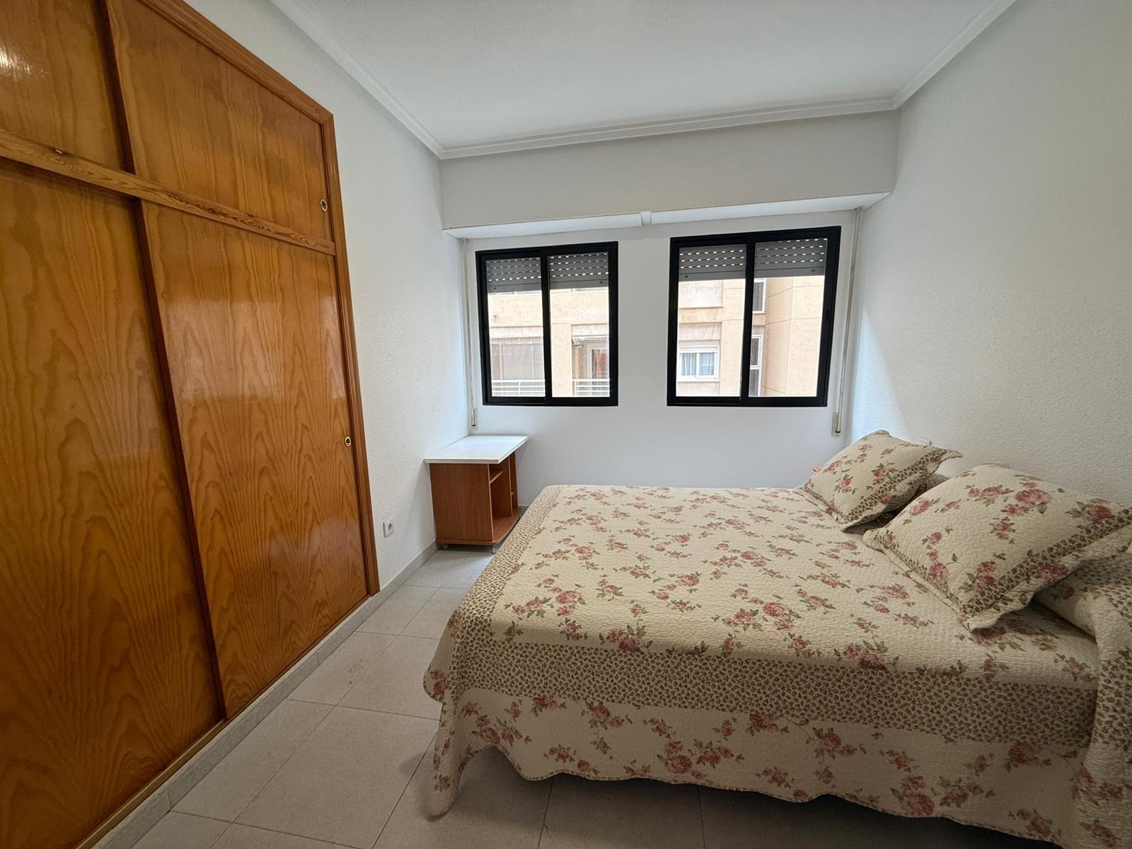 1-20-42 Apartamento de 3 dormitorios 2 baños en La Mata cerca de la playa