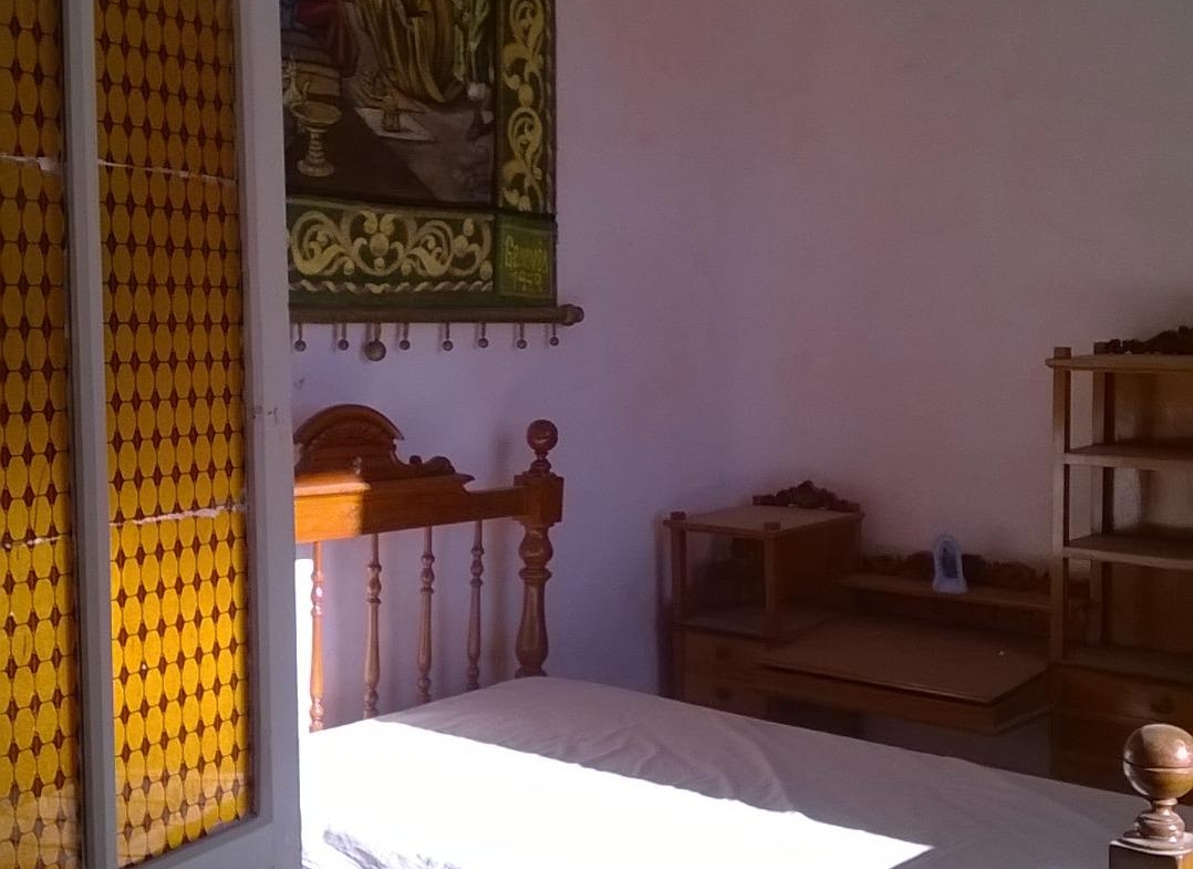 Traditional spanish rustic finca with extensive land & mountain views