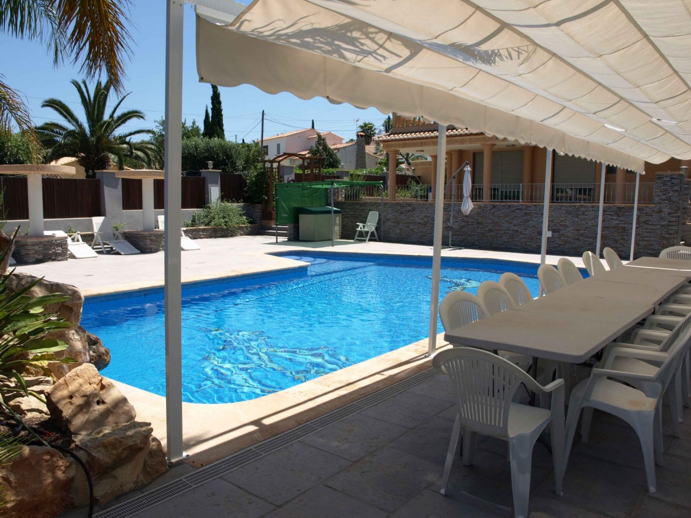 1-20-6 FINCA WITH LUXURY VILLA AND TWO TOWNHOUSES