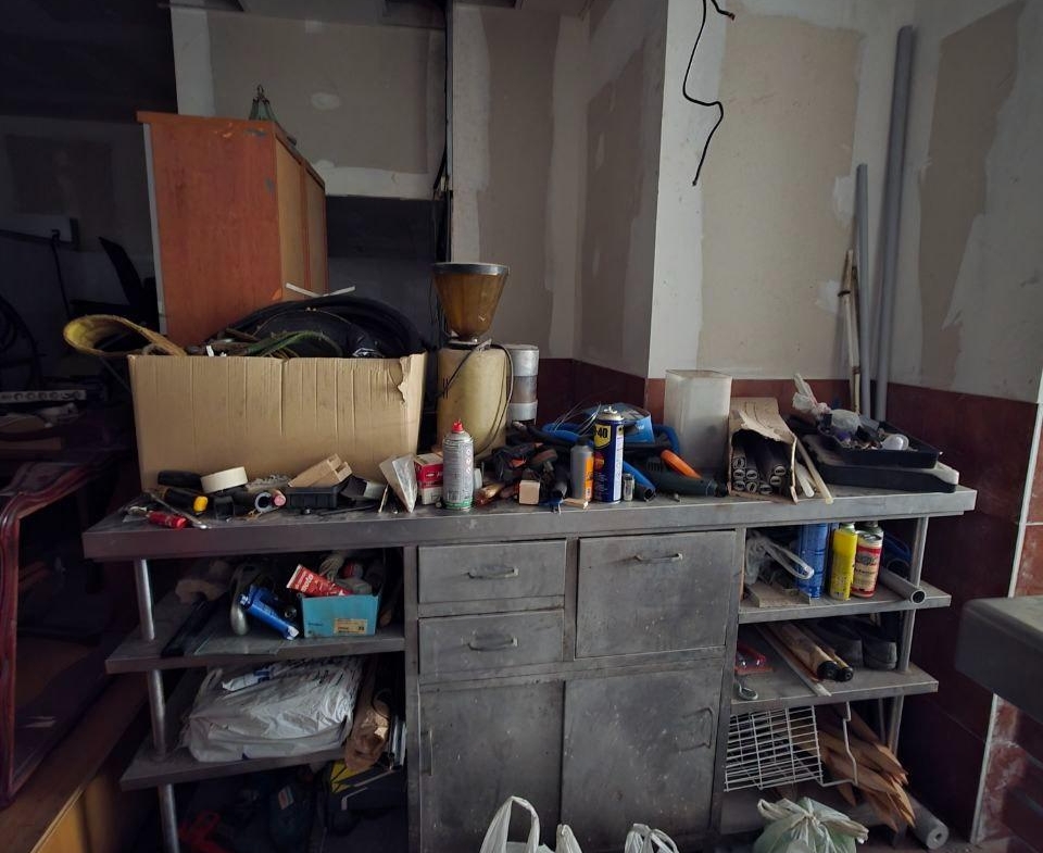 Oportunidad de Inversión: Local Comercial en Oviedo, Zona Fozaneldi-Tenderina