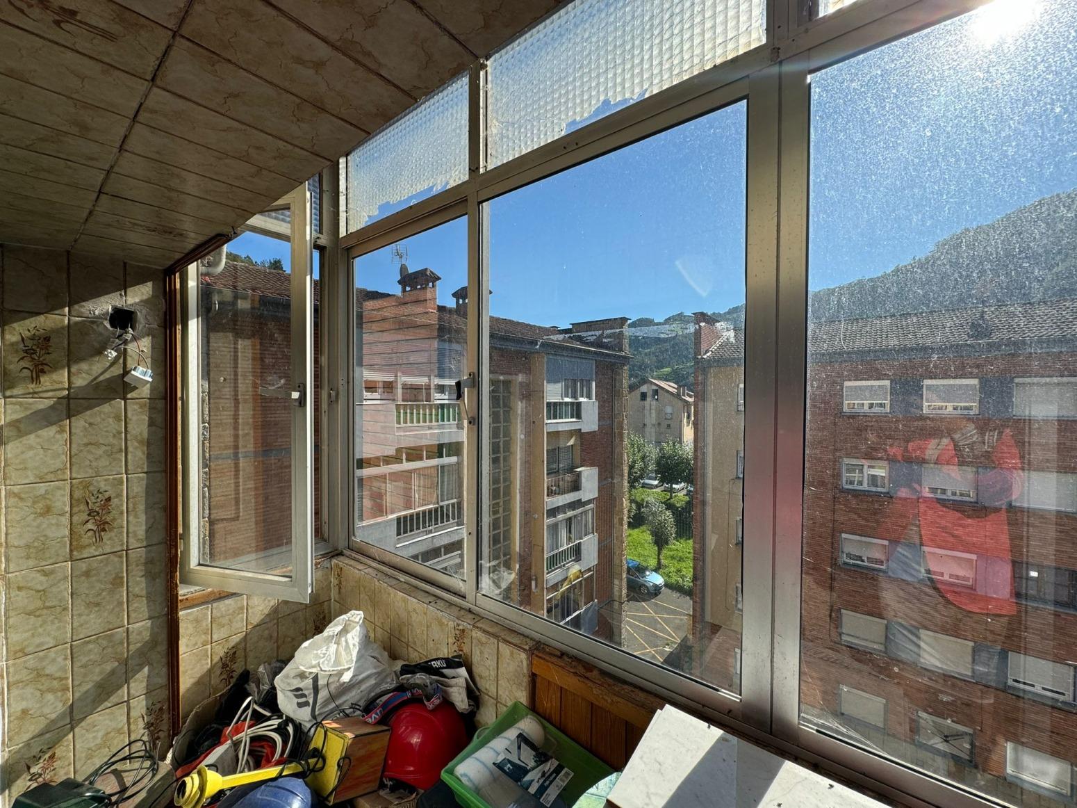 Helder Penthouse in Corigos met panoramisch uitzicht op de bergen