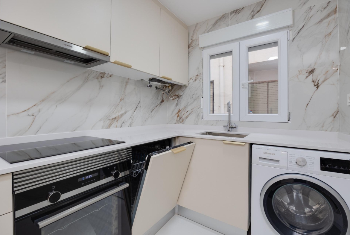 Modern gerenoveerd appartement in Playa de los Náufragos, Torrevieja 3 Slaapkamers 2 Badkamers