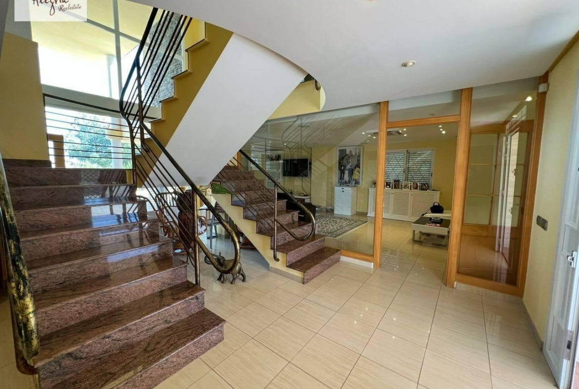 LUXURY VILLA IN VALENCIA