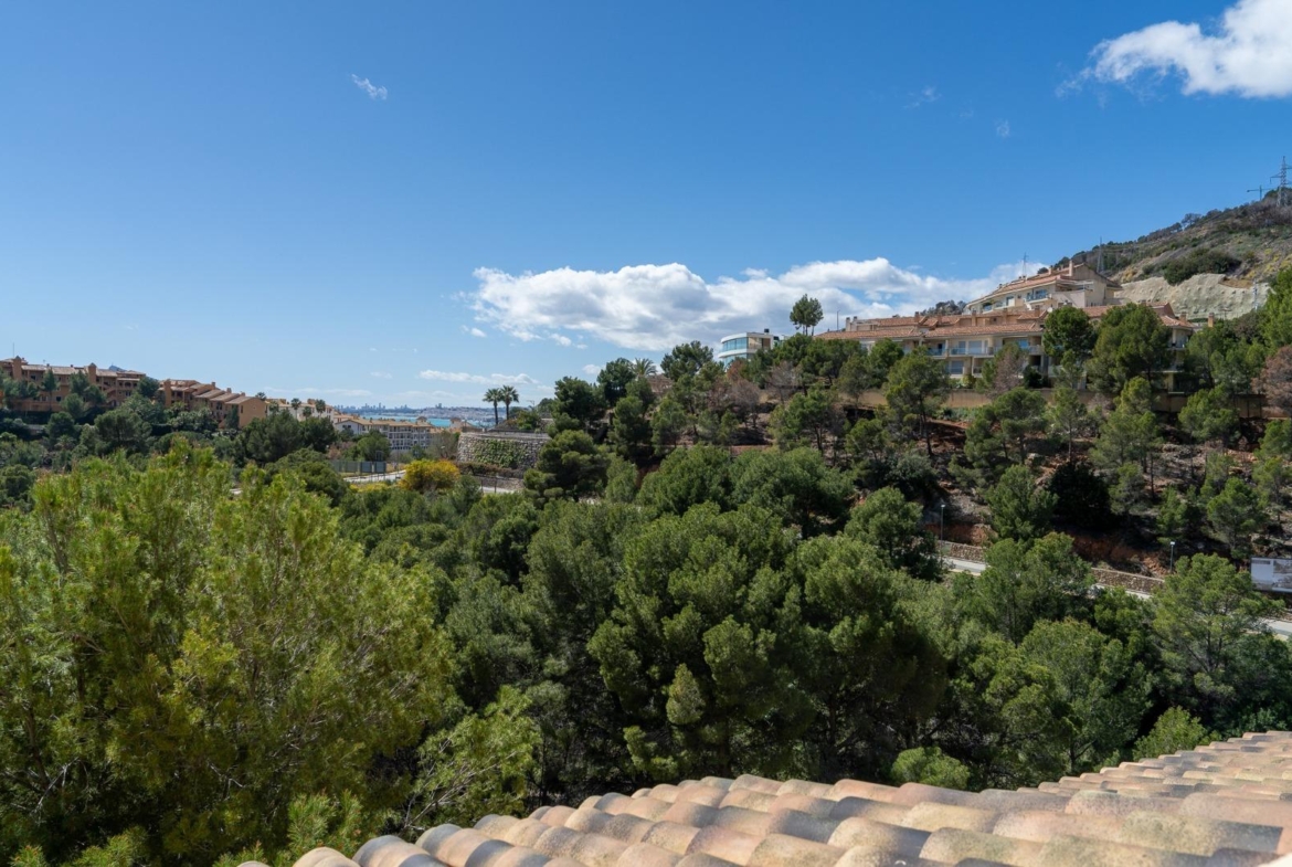 Charming Townhouse with Sea Views in Altea Mascarat