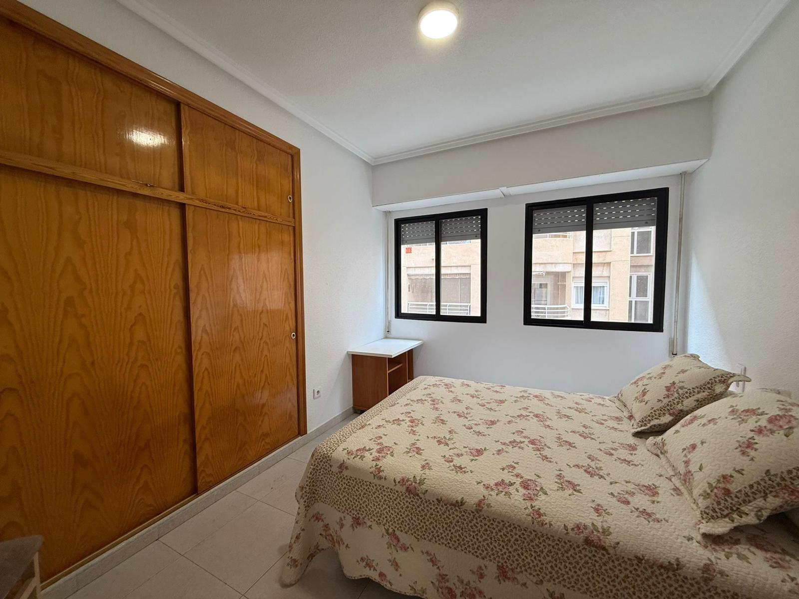 1-22-37 Apartamento de 3 dormitorios 2 baños en La Mata cerca de la playa