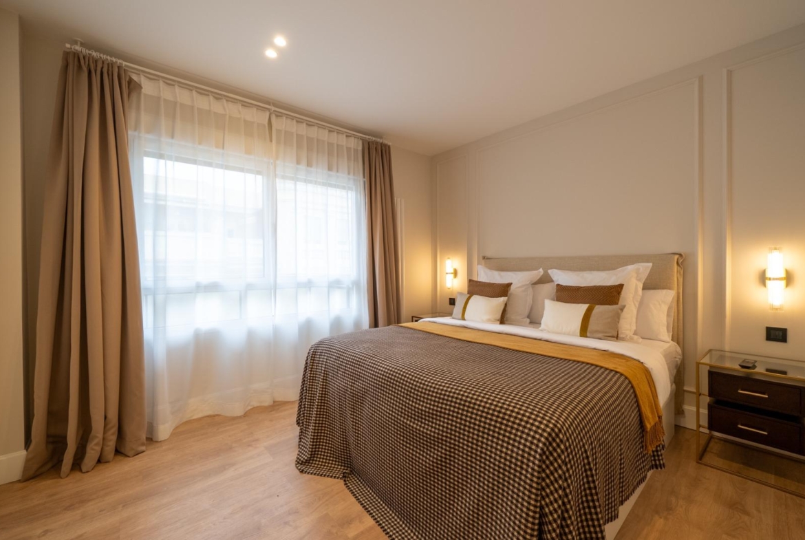 VERVOLGDE APPARTEMENT MET TERRAS EN PARKEREN