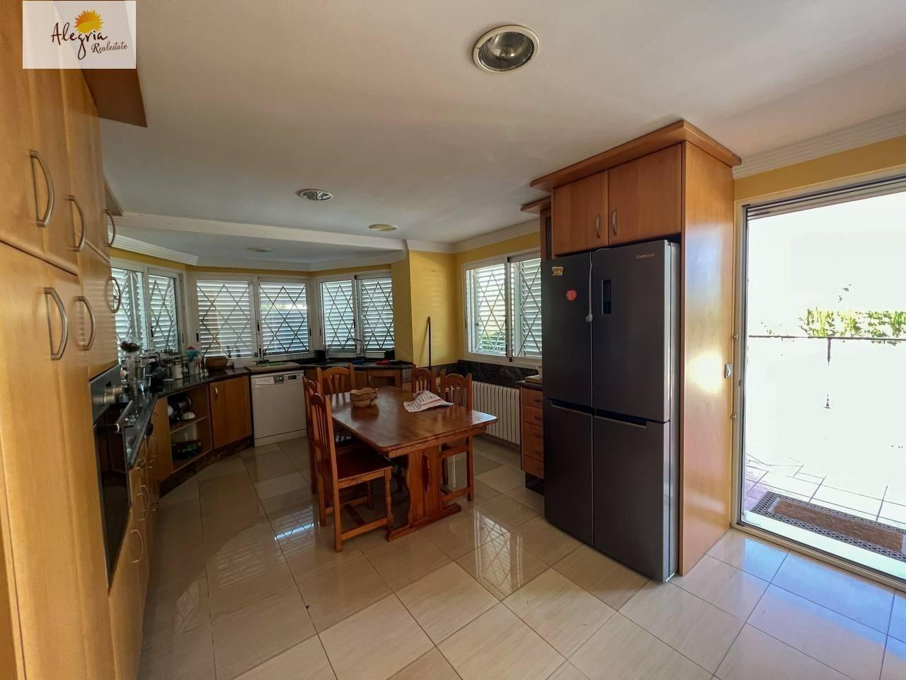 LUXURY VILLA IN VALENCIA